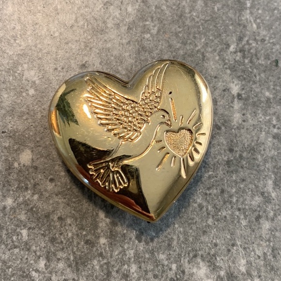 Bird heart brooch - Picture 2 of 3